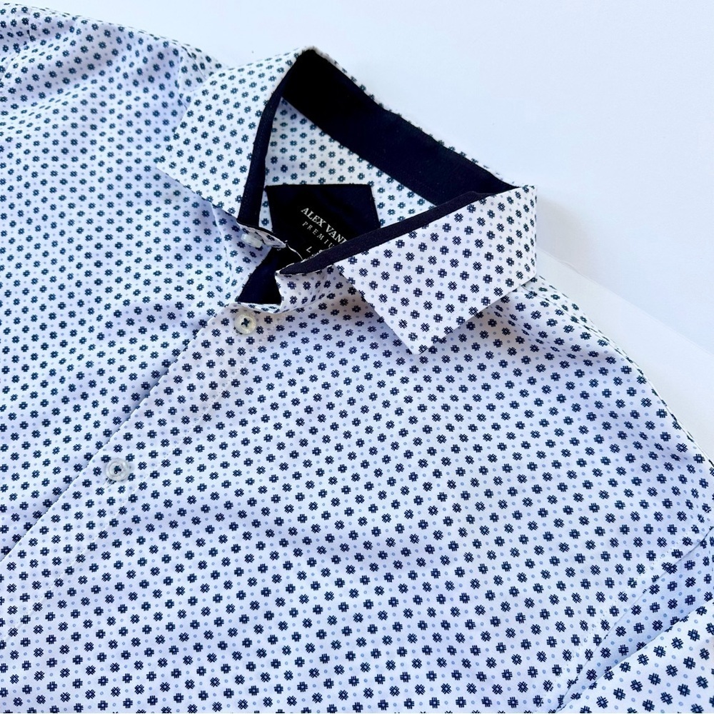 Men’s Alex Vando Long Sleeved Shirt 
Size Large​​​